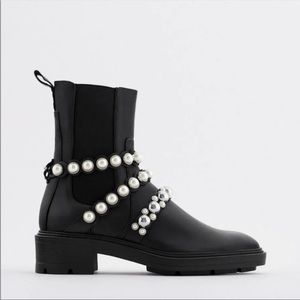 NWT Zara Pearl Strap Low Heeled Leather Ankle Boots